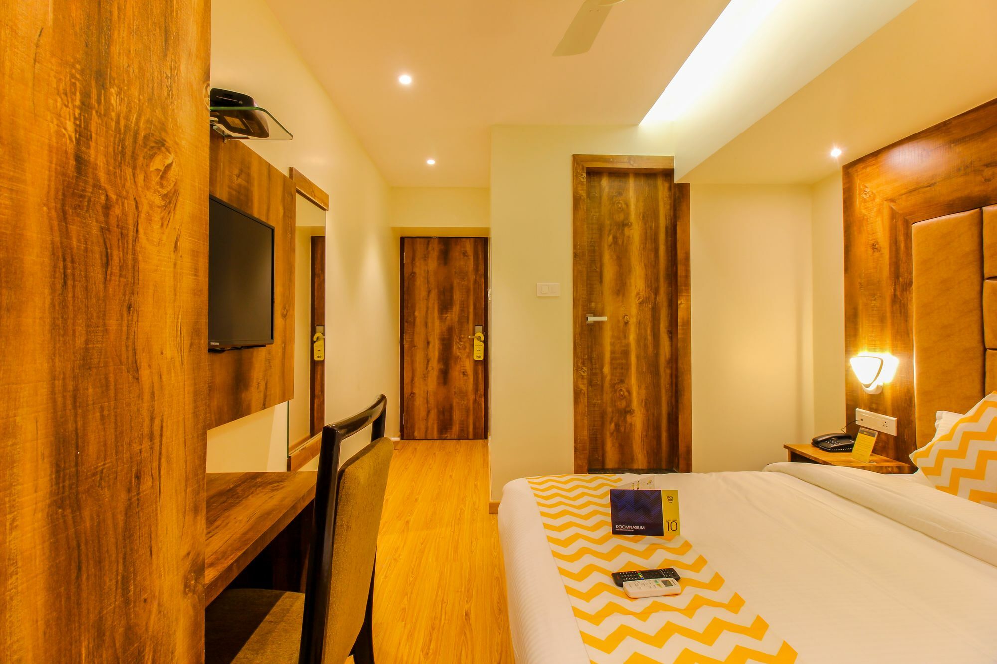 Fluorescent By Bizzgrow Hotels International Airport - Formerly Known As Byaris International Bombay Exterior foto